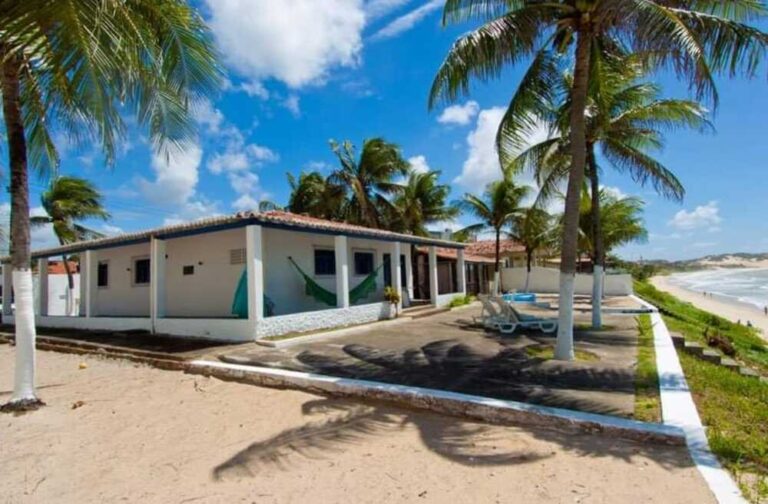 Casa beira-mar à venda na praia de Cotovelo